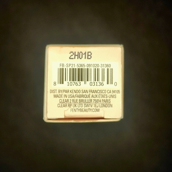 NEW Fenty Beauty by Rihanna Pro Kiss'r Lip-Loving Scrubstick - Picture 7 of 7